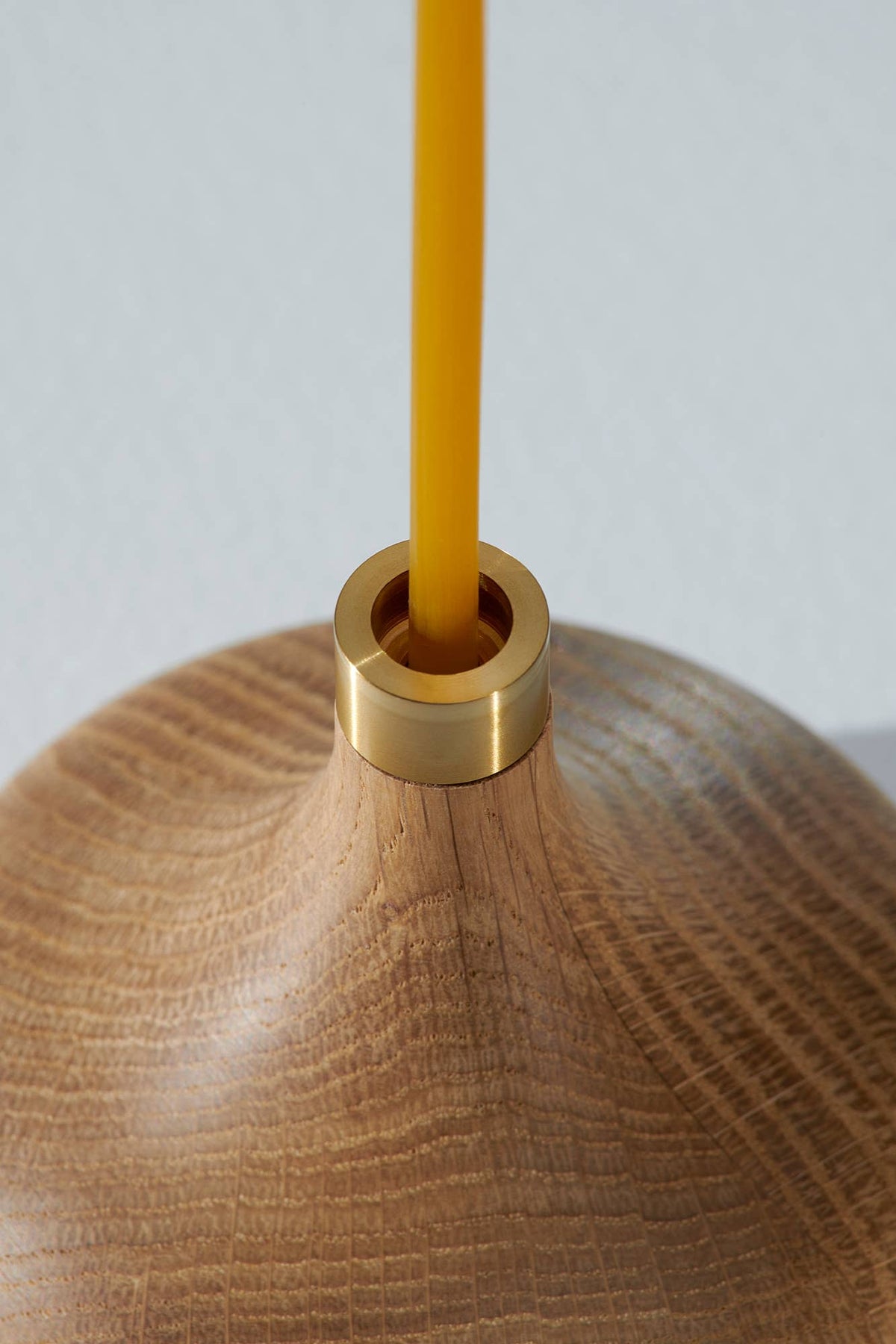 OAK CANDLE HOLDER | shiny brass socket