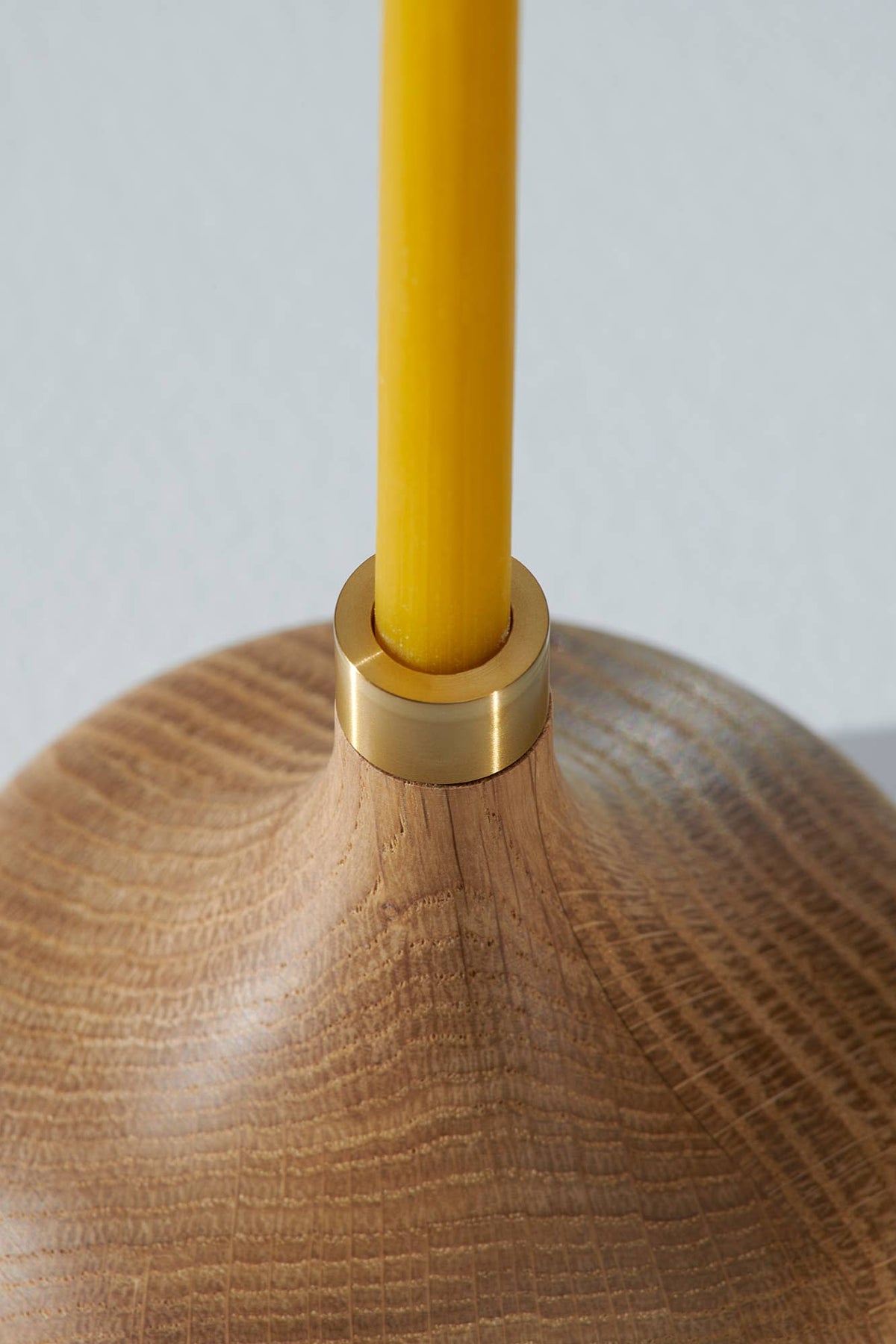 OAK CANDLE HOLDER | shiny brass socket