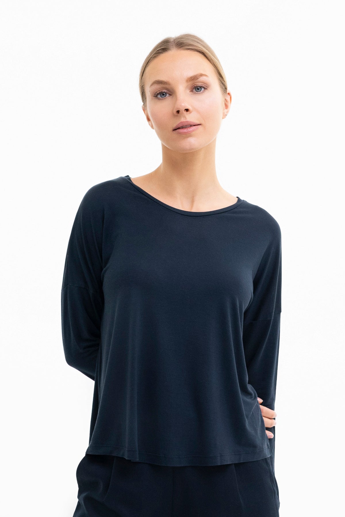PREMIUM LONGSLEEVE LOOSE FIT |  Tencel™ (Lyocell) cream & midnight blue