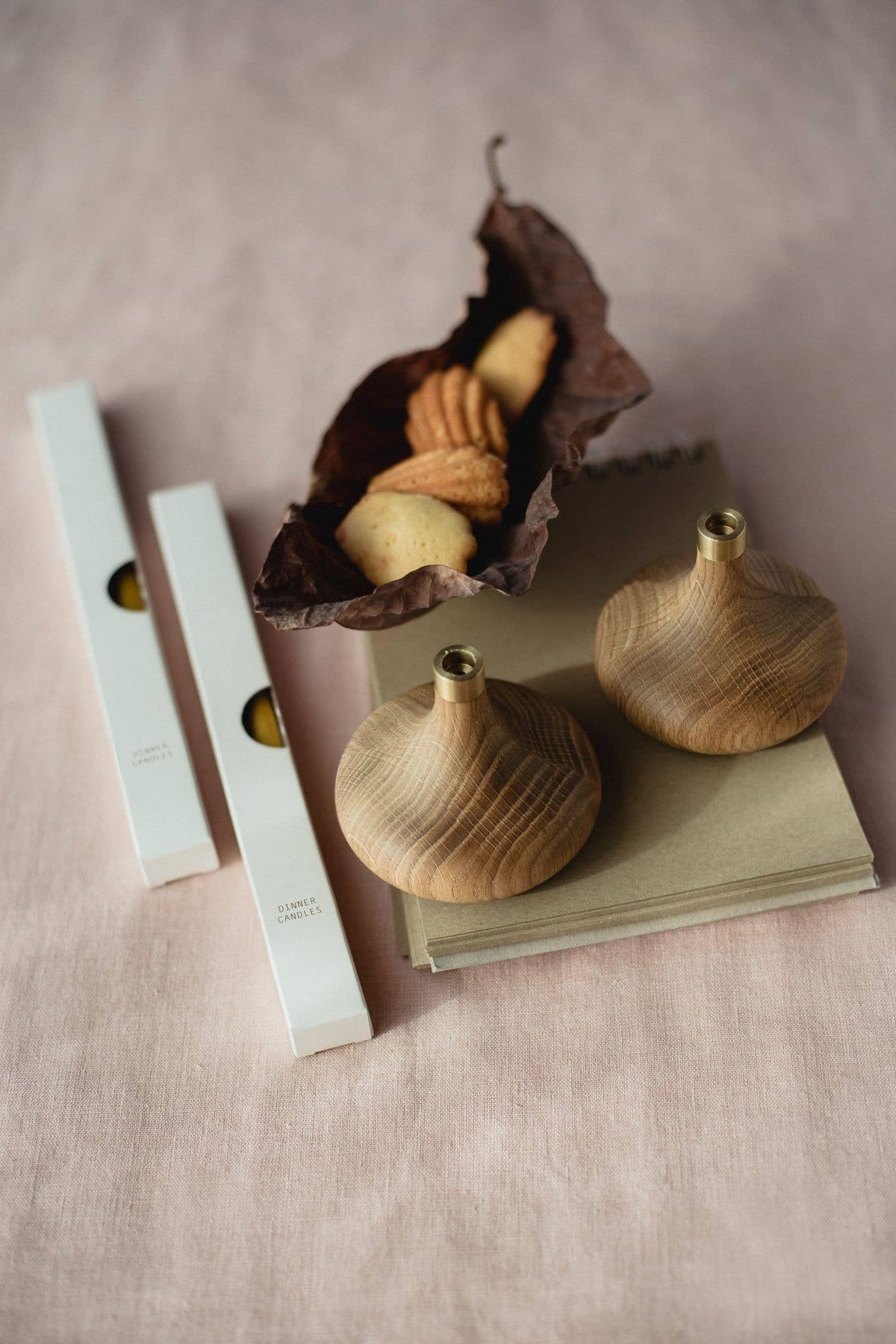 OAK CANDLE HOLDER | shiny brass socket